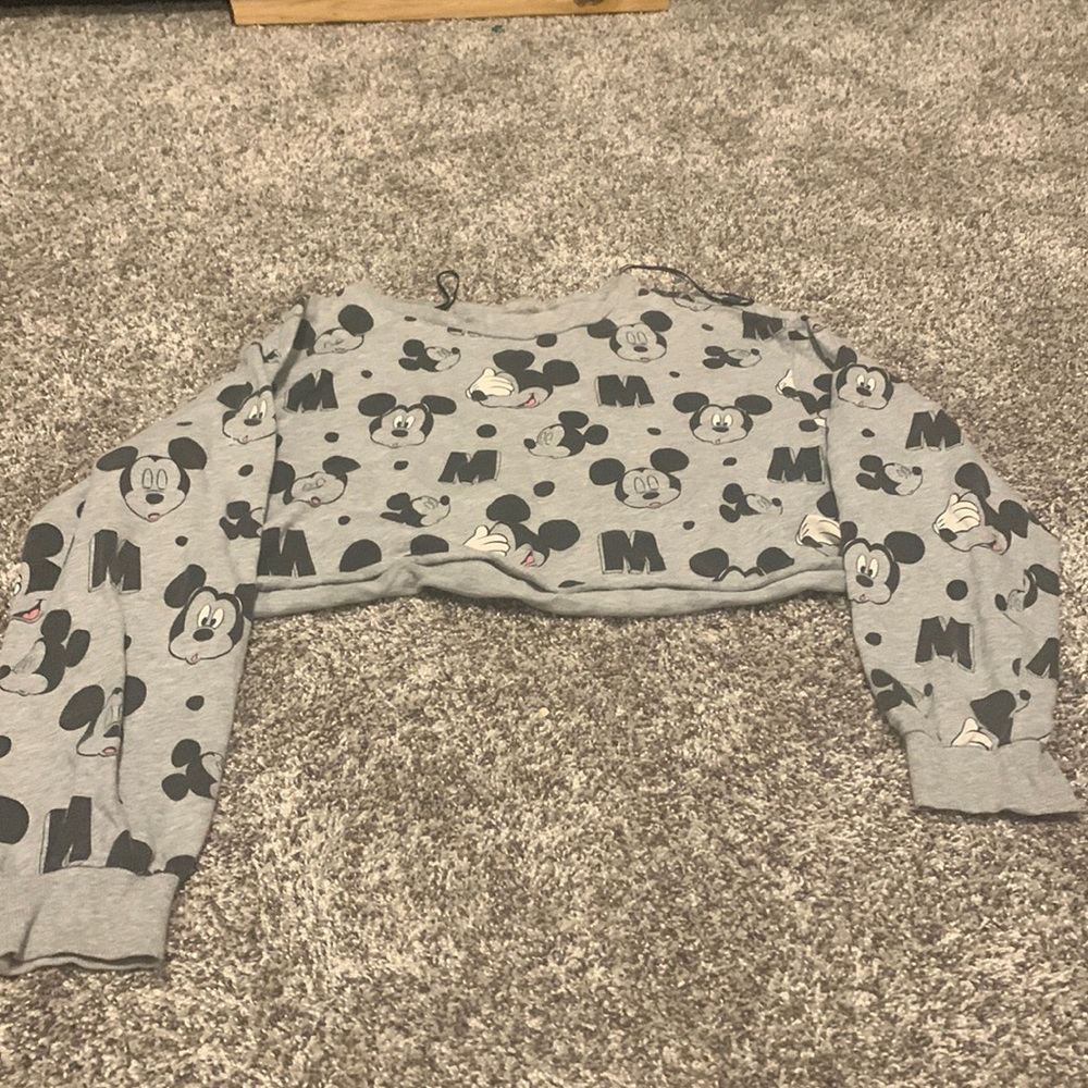 Long sleeve Mickey Mouse crop top